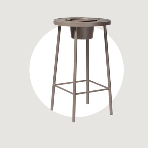 Mesa bistrô elaborada em alumínio com pintura.